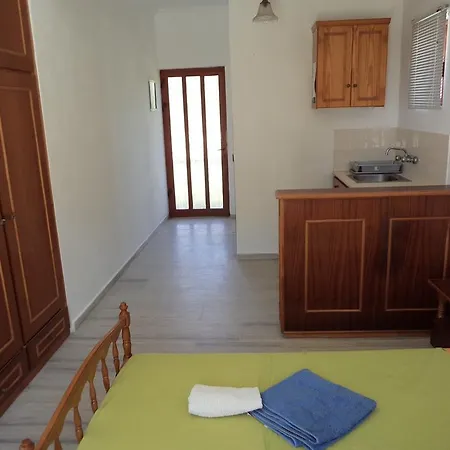 Renesis Lithakia (Zakynthos)